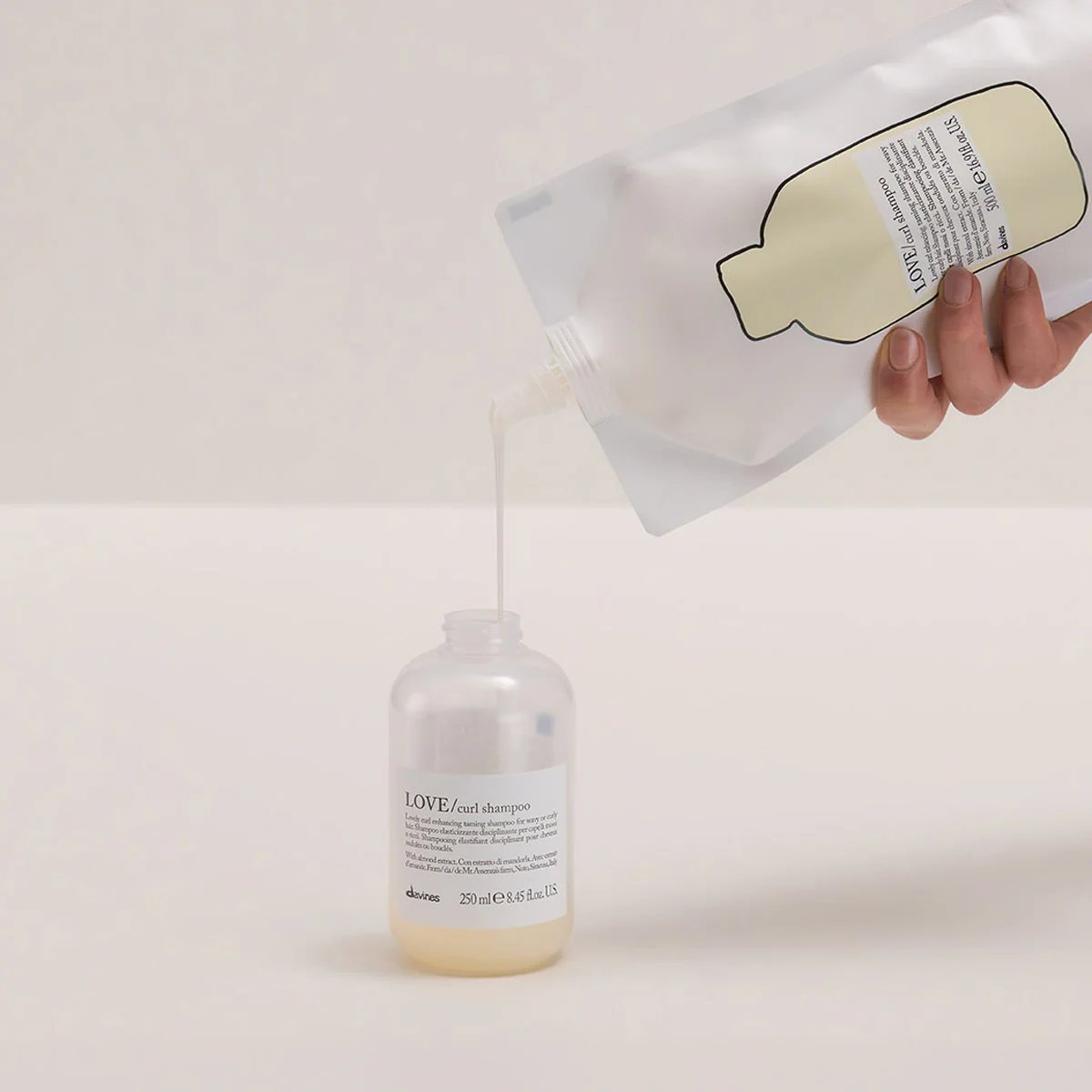 Шампунь для усиления завитка - Davines Essential Haircare Love Curl shampoo