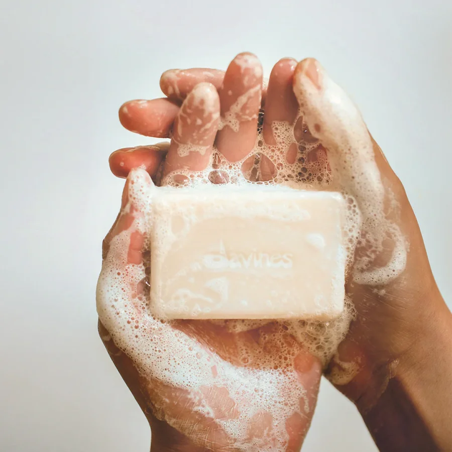 Твёрдый шампунь для деликатного очищения волос - Davines Volu Shampoo bar
